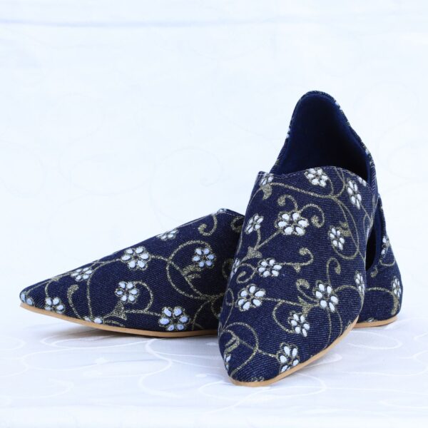 Babouche bleu à petites fleurs