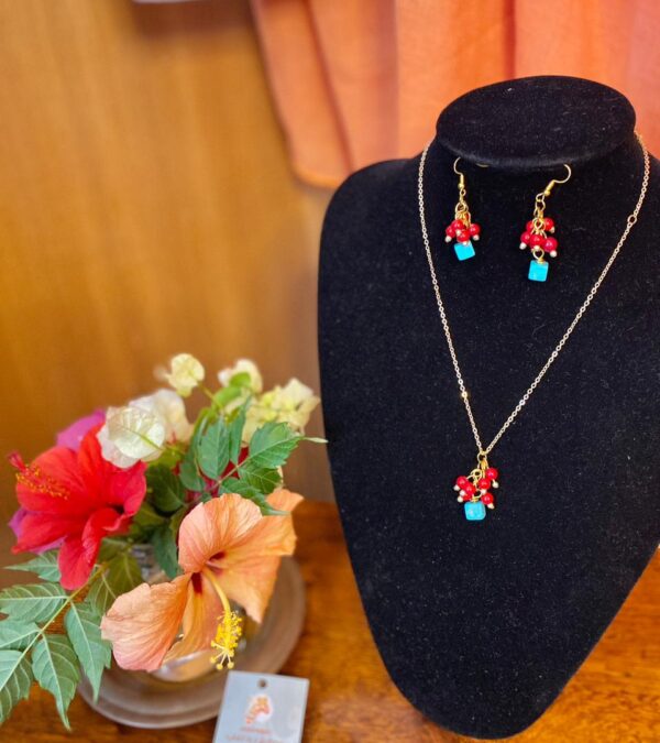 Ensemble chaine et boucles d'oreilles – Image 2